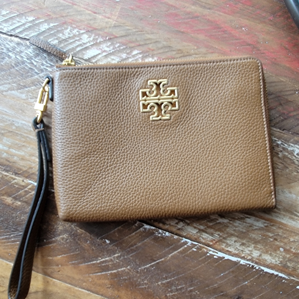 Tory Burch Britten Zip Wristlet